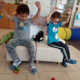 893683187